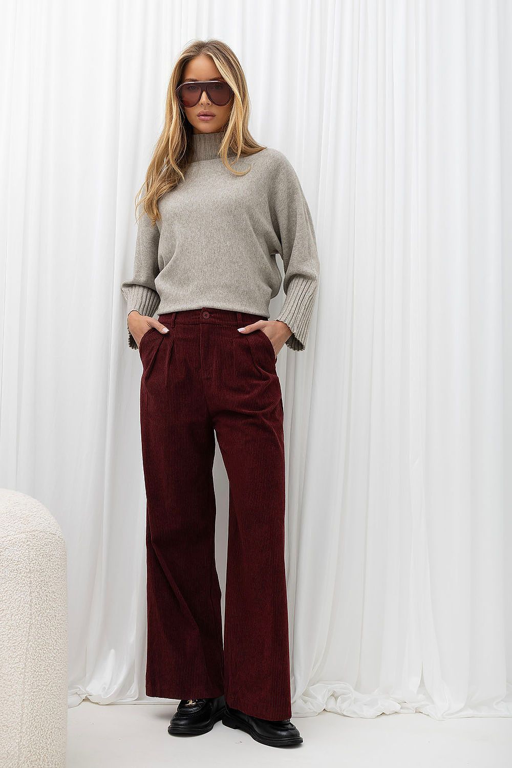  Pantalon en velours côtelé model 232404 Italy Moda 