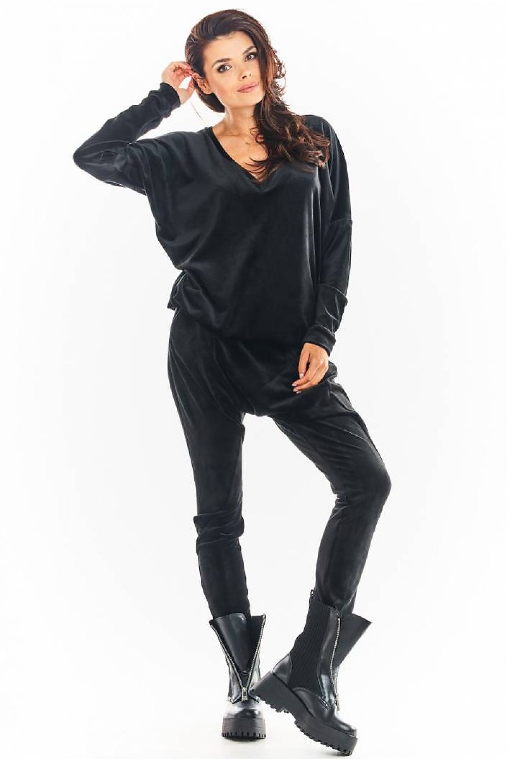  Sweatshirt model 150779 awama 