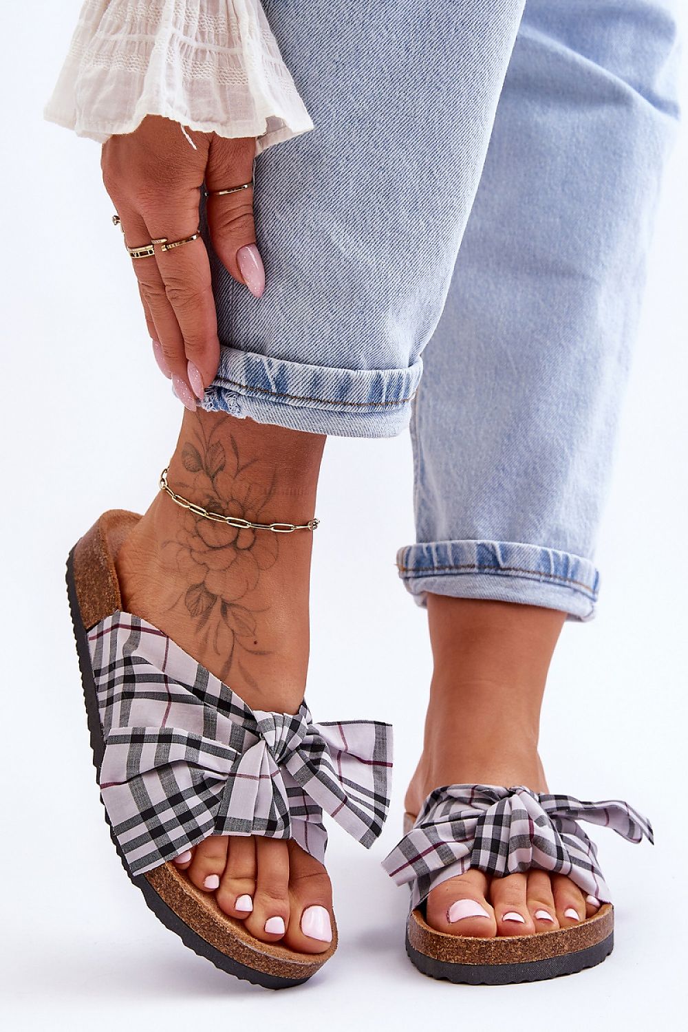  Clacquettes model 182392 Step in style 