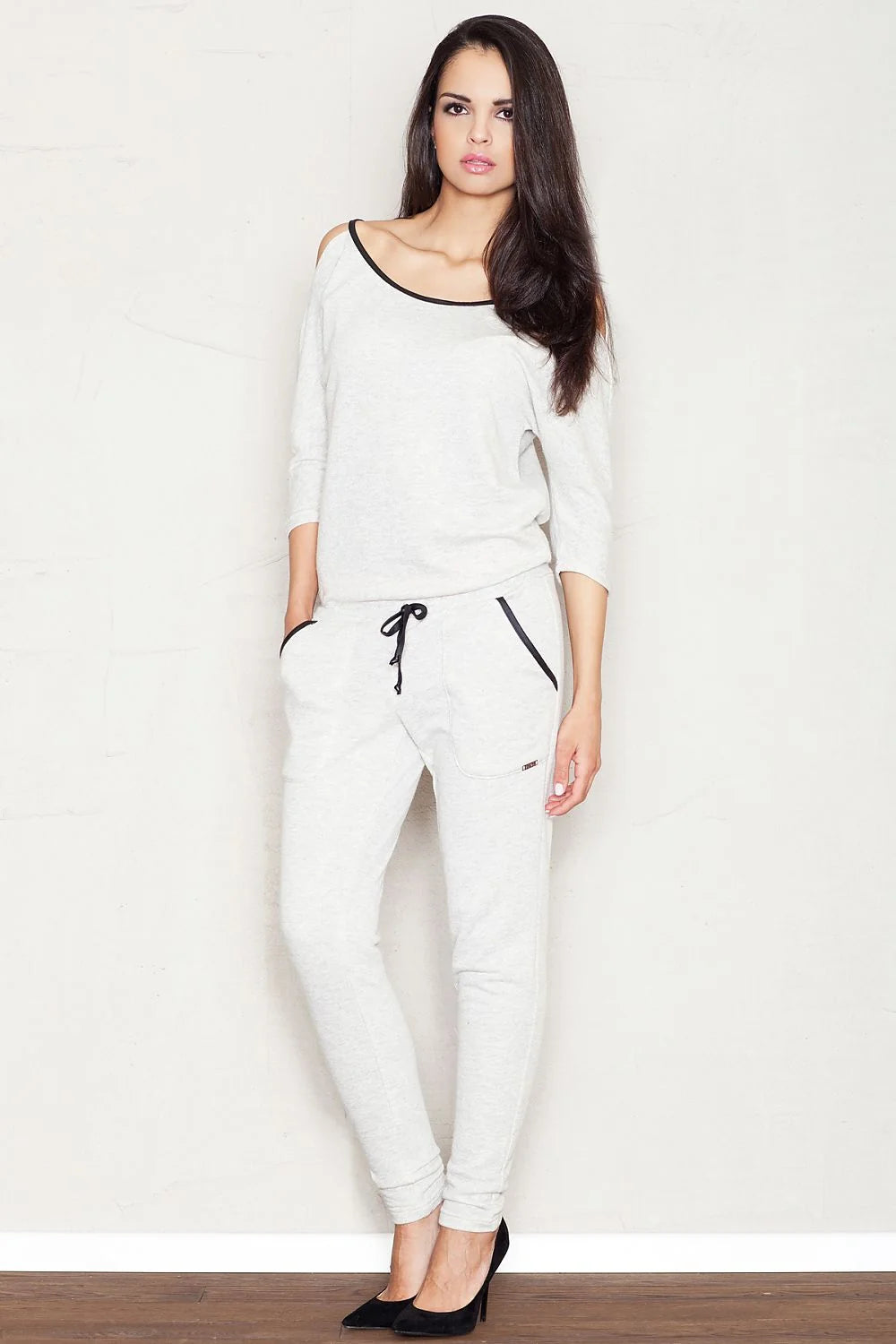 Ensemble détente en coton gris clair, style décontracté et confortable pour femmes modernes et actives
