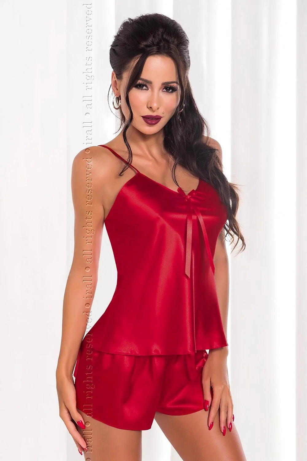 Ensemble lingerie satin italien glamour sophistiqué confortable séducteur pour femme élégance et sensualité assurée
