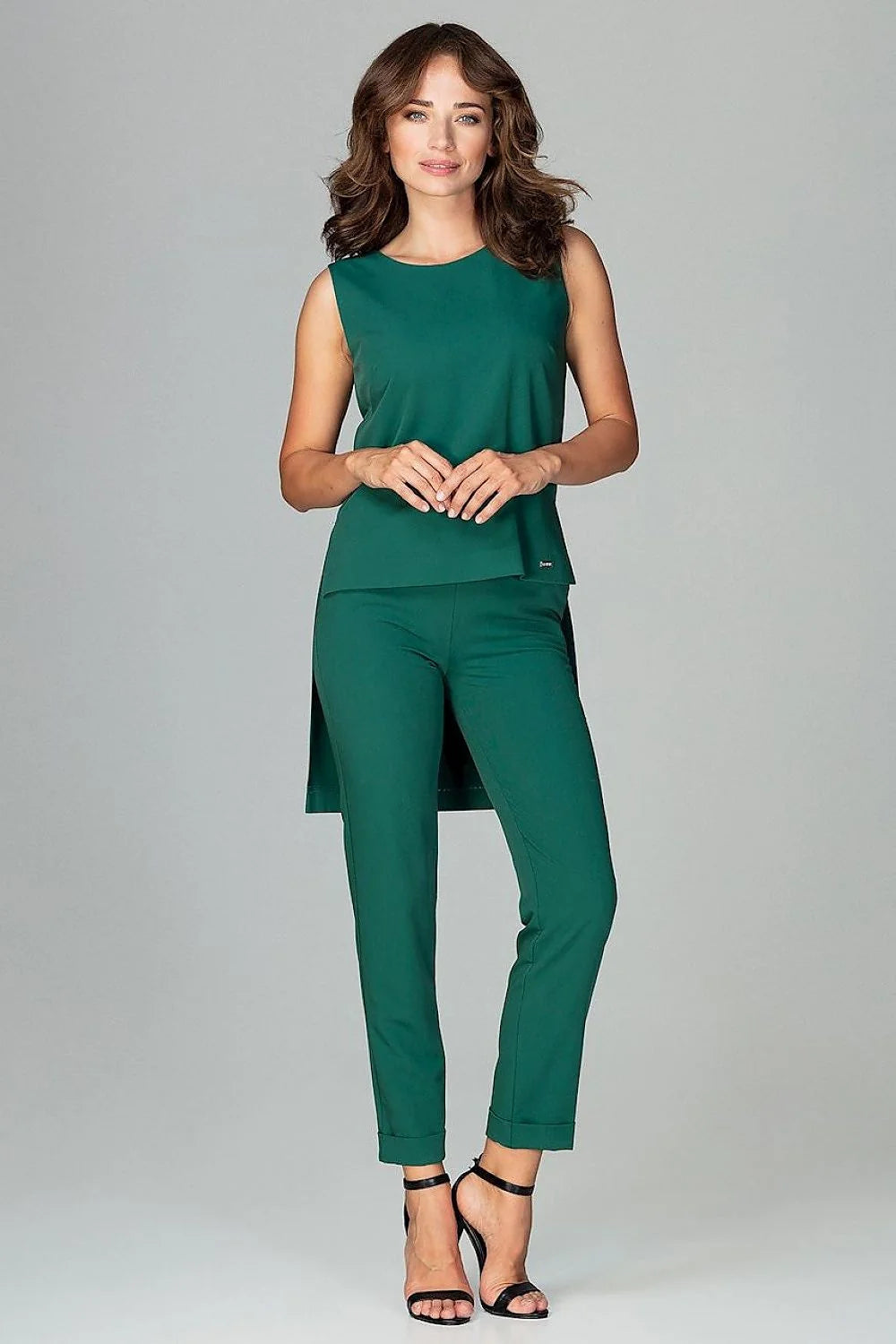 Ensemble top et pantalon bleu vif polyester style élégant chic et décontracté femme moderne