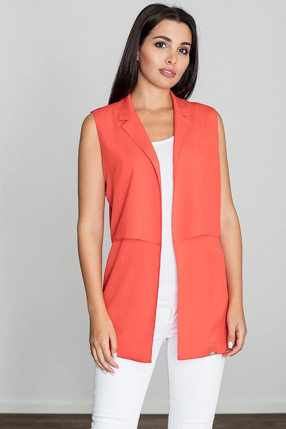 Gilet sans manches fluide moderne élégant beige pour femmes, style polyvalent, confort exceptionnel, mode féminine