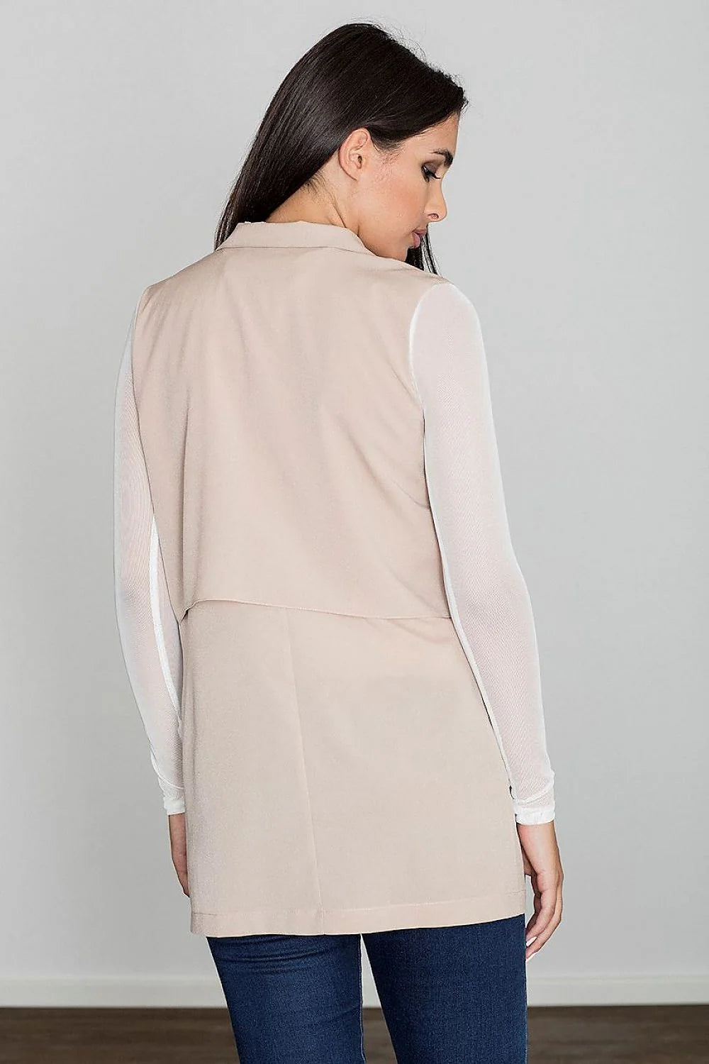 Gilet sans manches fluide moderne élégant beige pour femmes, style polyvalent, confort exceptionnel, mode féminine