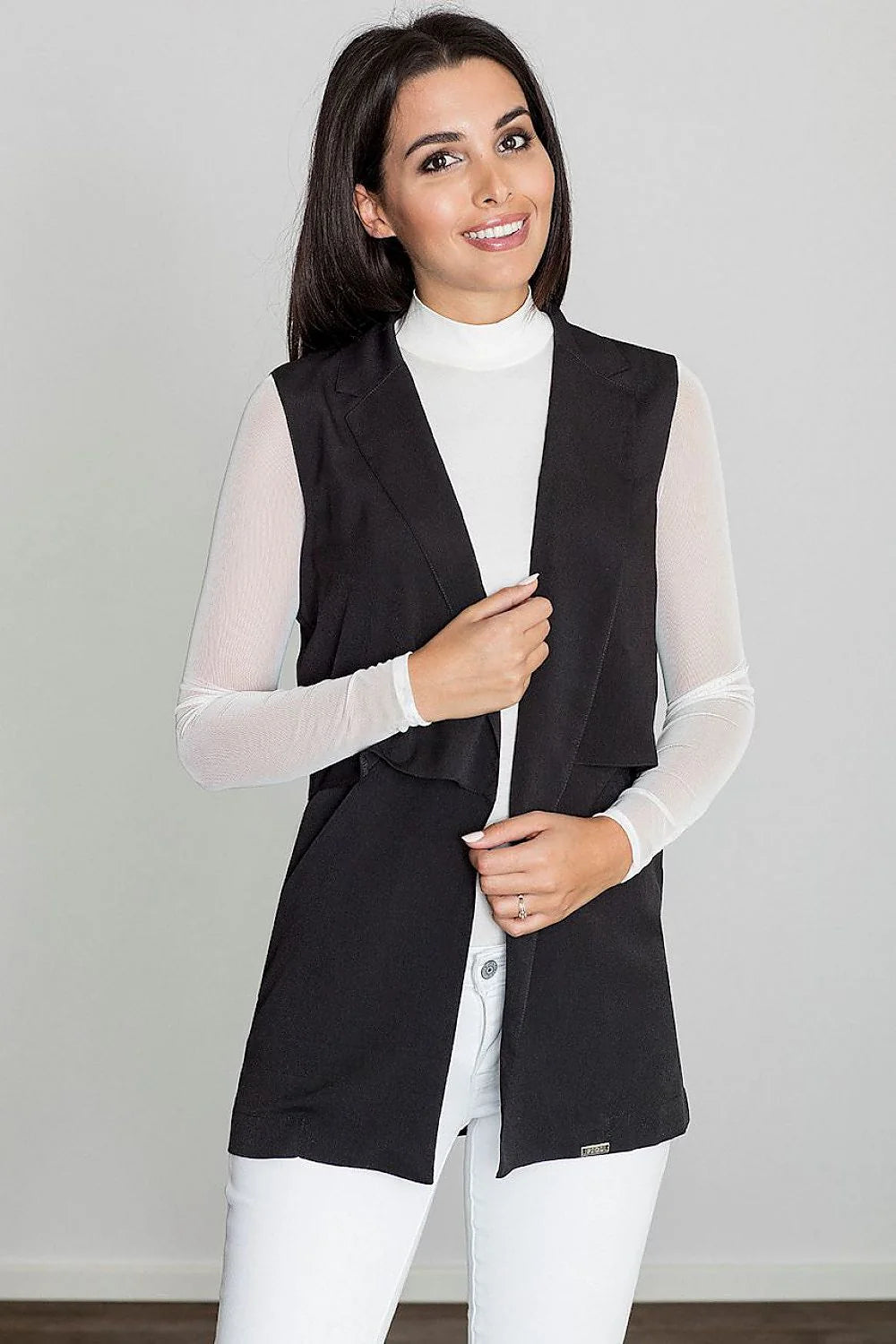 Gilet sans manches fluide moderne élégant beige pour femmes, style polyvalent, confort exceptionnel, mode féminine