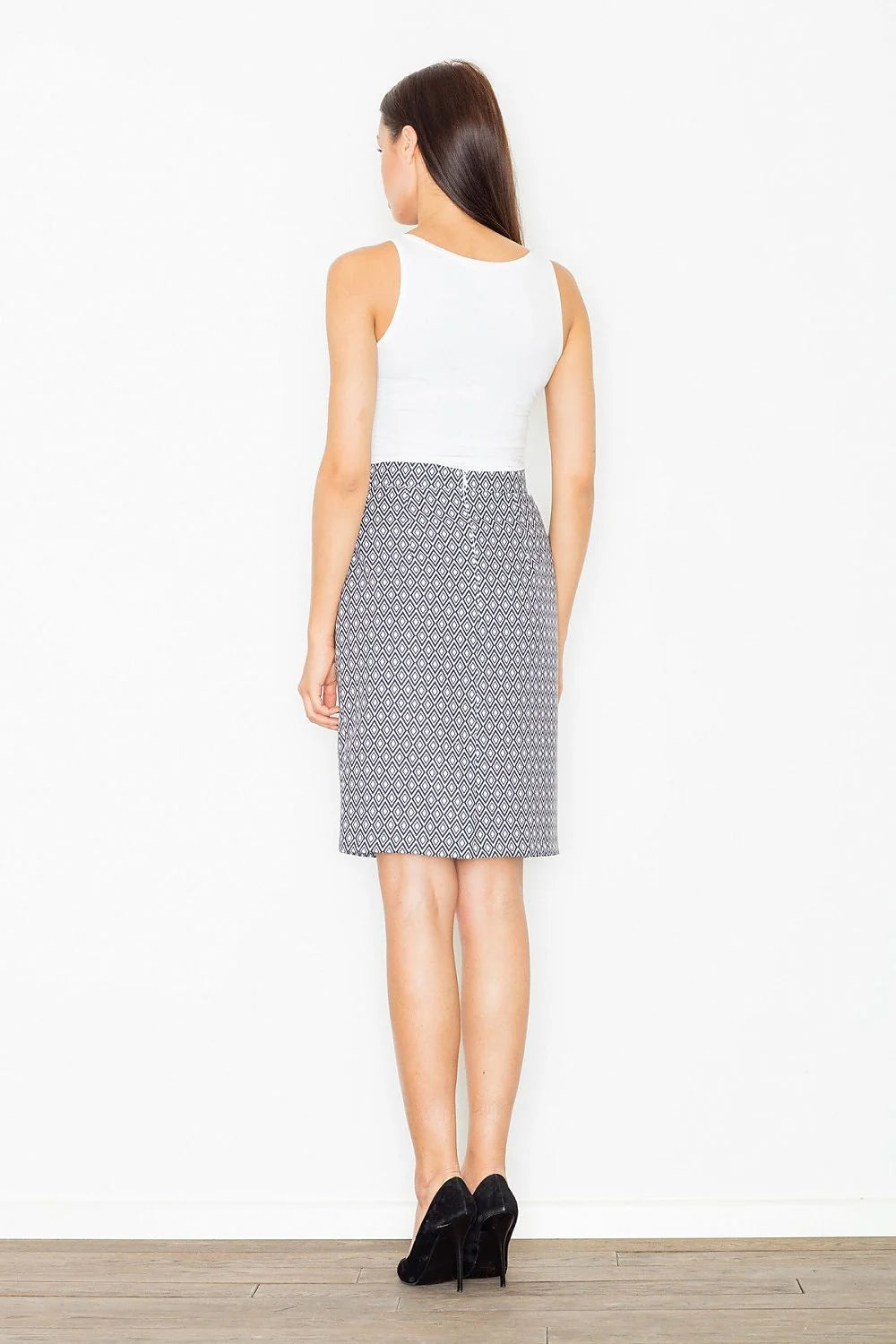 Jupe droite en tissu géométrique noir et blanc élégante pour un look professionnel chic