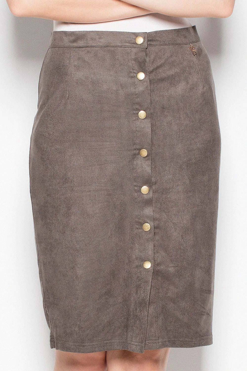 Jupe droite suédine marron taupe élégante avec boutons dorés pour style décontracté et classique