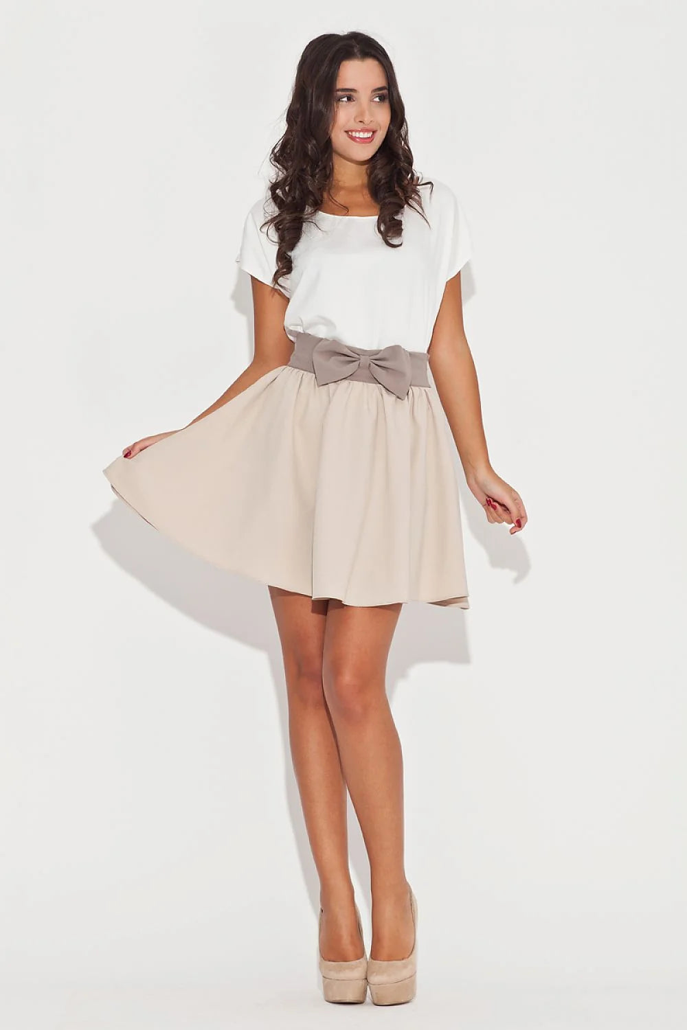Jupe évasée chic en coton Katrus style glamour pour silhouette féminine élégance et confort garantis