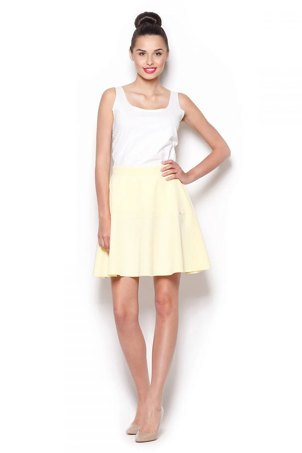 Jupe évasée en textile léger style décontracté couleur jaune pâle pour mode féminine chic