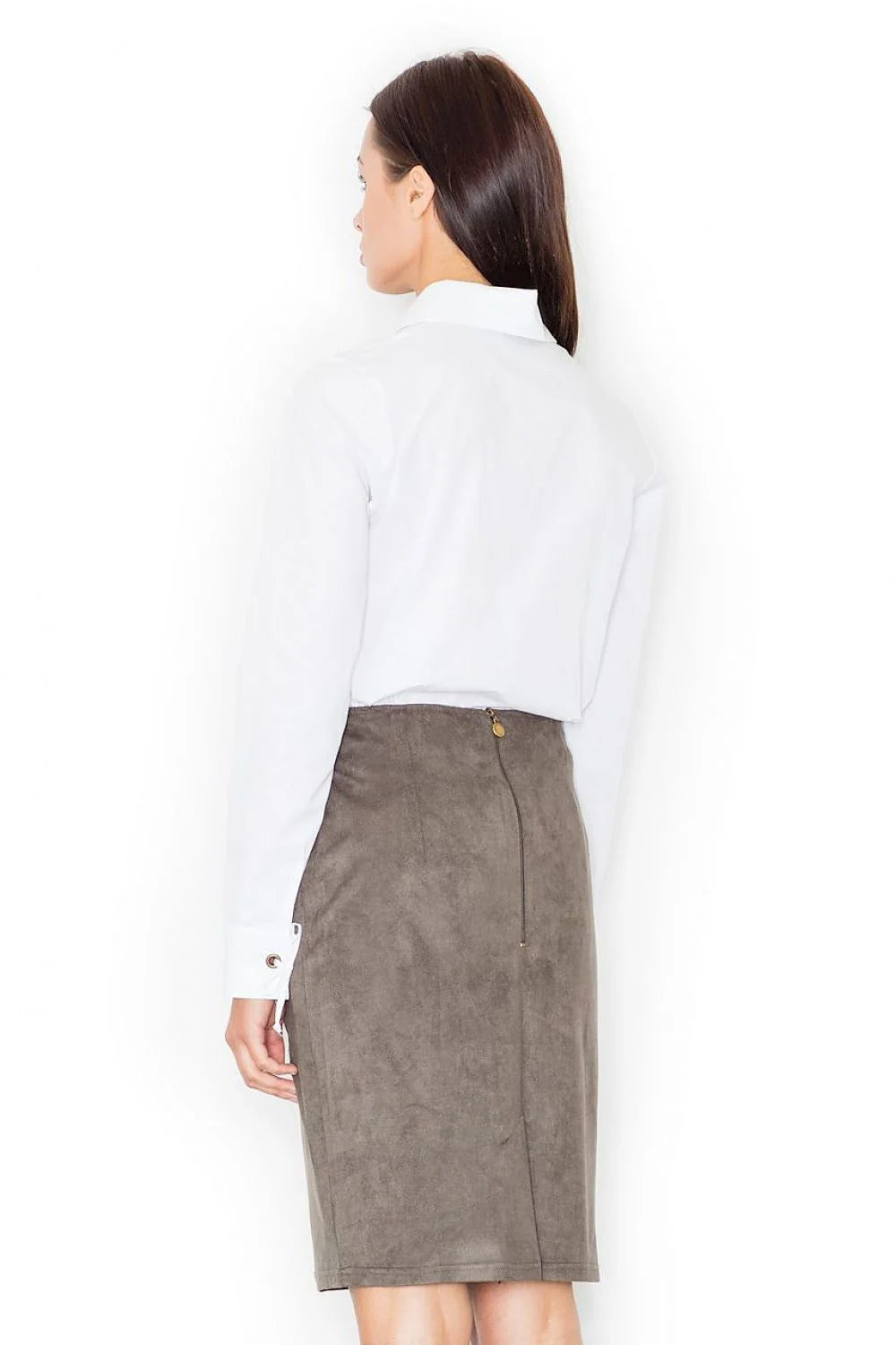 Jupe mi-longue en cuir synthétique noir élégante et moderne pour un look minimaliste chic