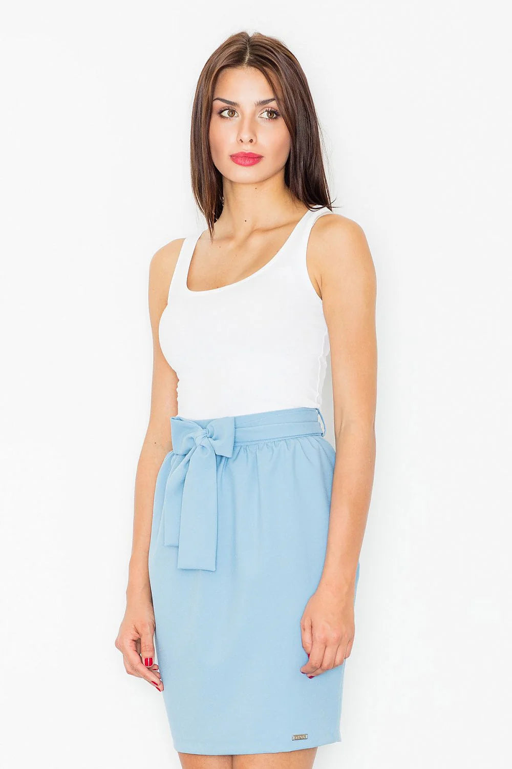 Jupe taille haute en tissu lisse élégant avec ceinture nouée, idéale pour femmes modernes