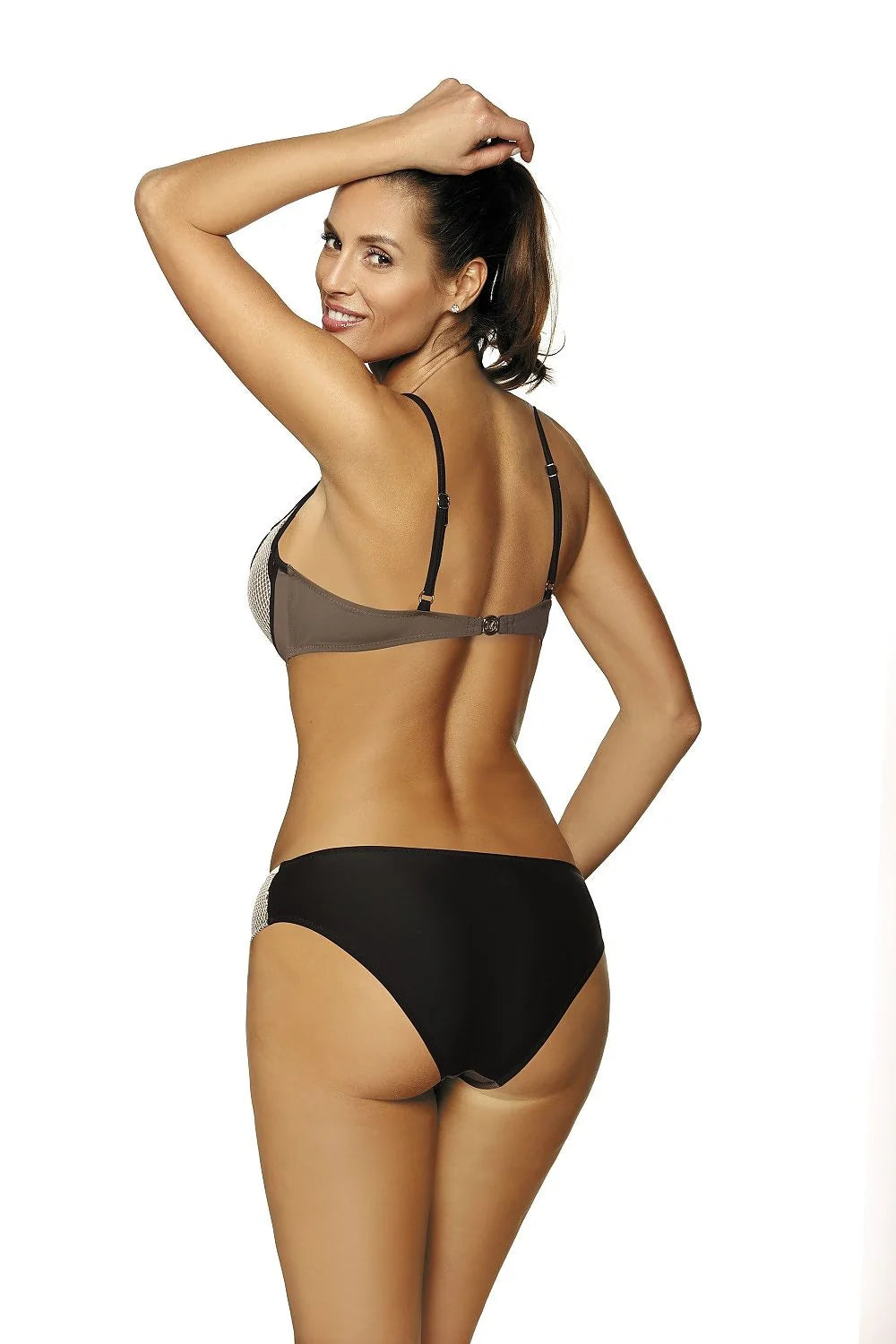Maillot de bain deux pièces en lycra élégant moderne idéal pour sublimer silhouette plage femmes