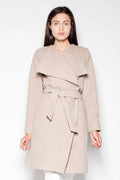 Manteau en laine beige élégant ceinturé hiver coupe classique mode femme confort intemporel allure