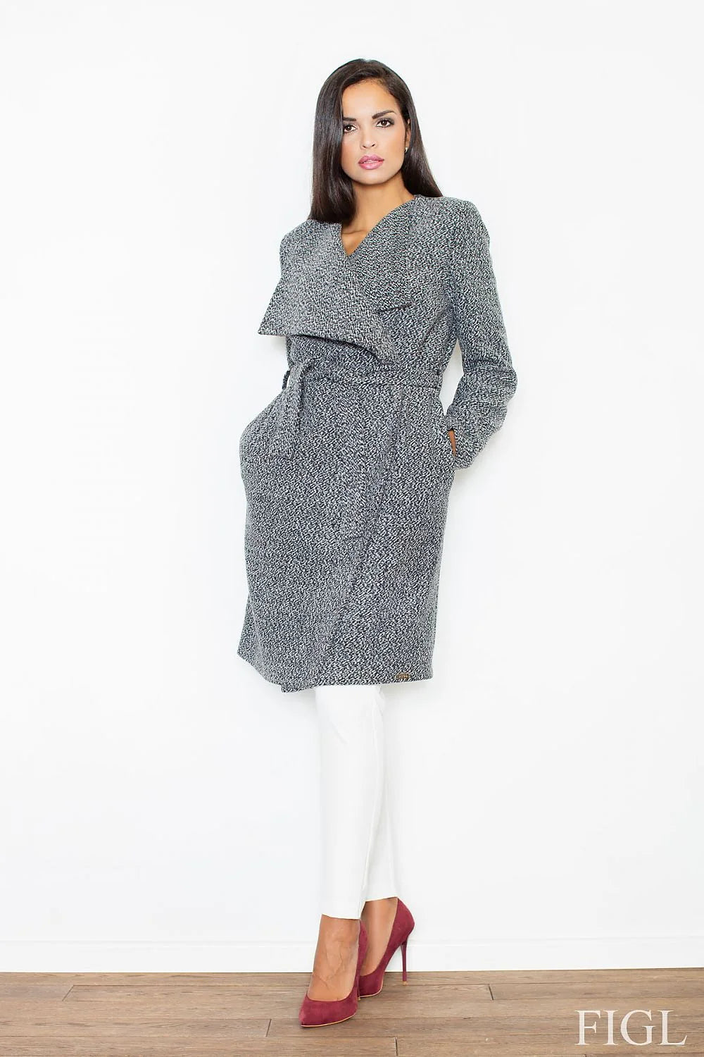 Manteau en laine élégant et classique noir ceinture nouée coupe ajustée hiver mode femme