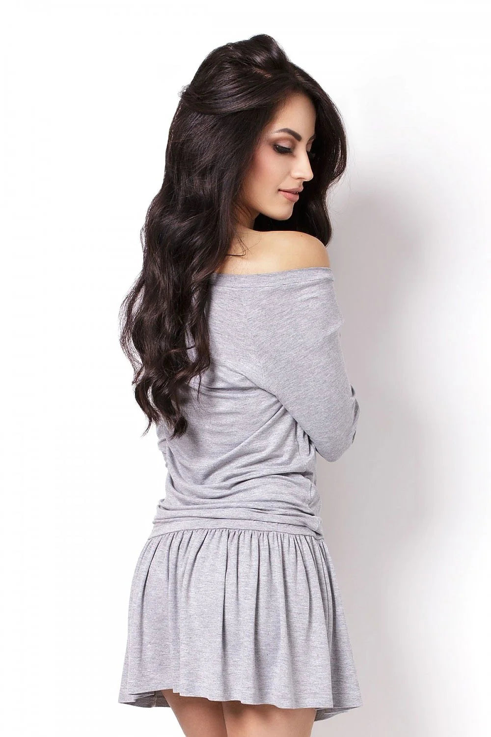 Mini-robe coton sportive élégante et confortable pour femme moderne – idéale sorties décontractées quotidiennes