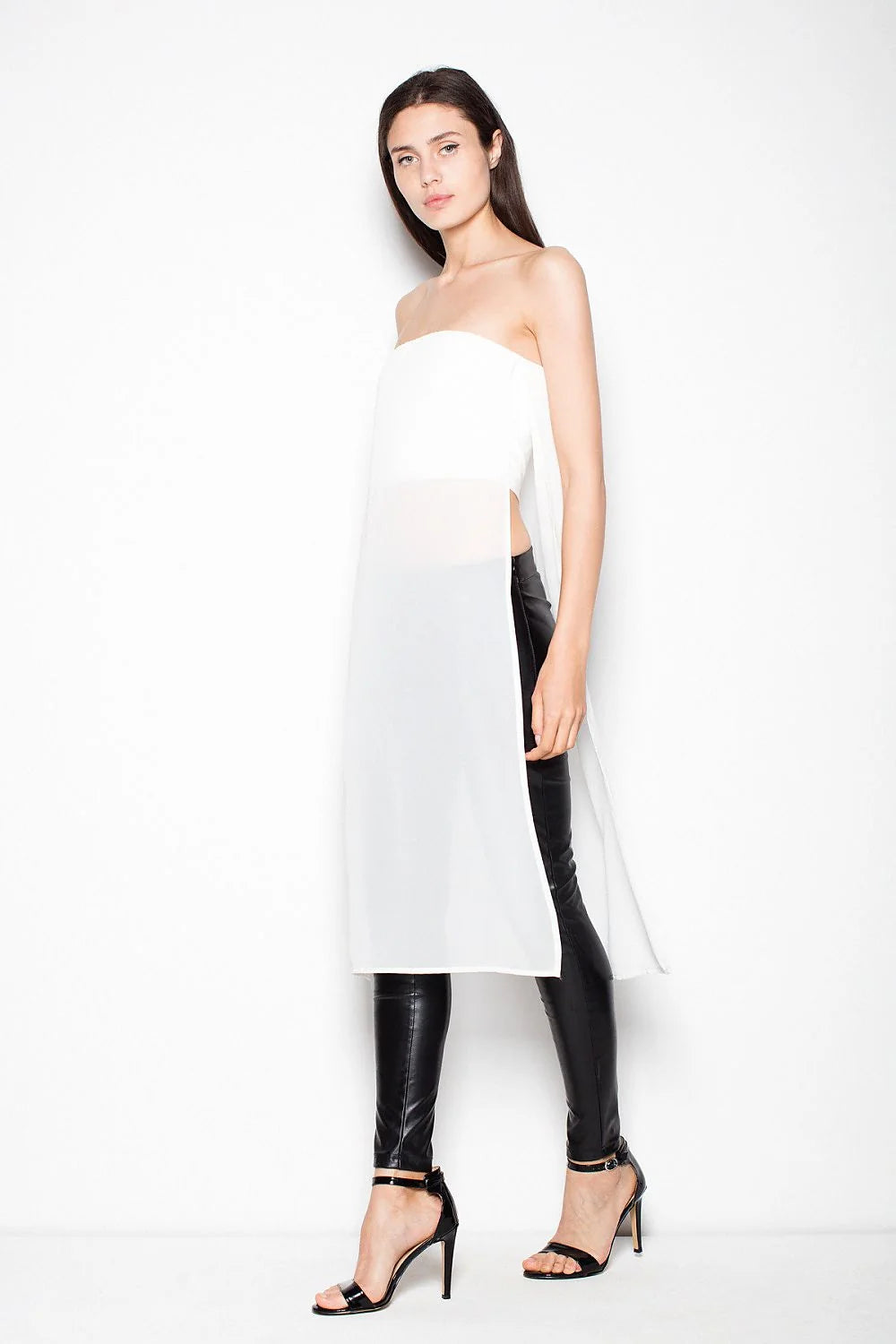 Nuisette longue en tulle transparent blanc sans bretelles élégante et minimaliste pour nuits raffinées