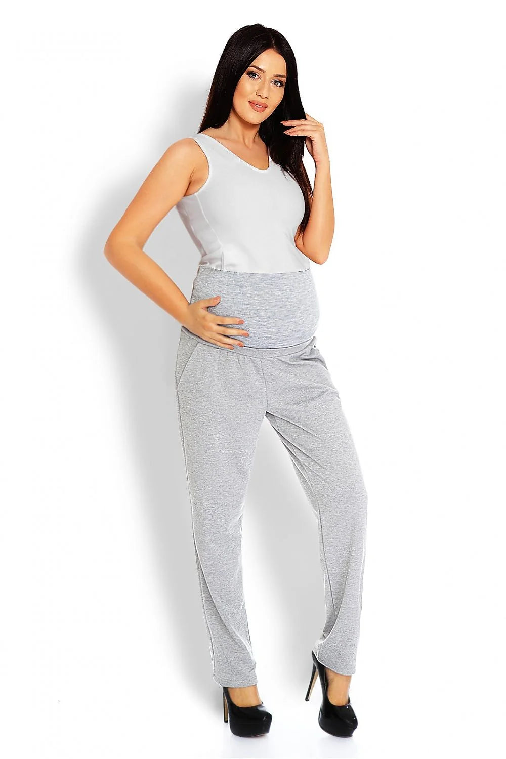 Pantalon de maternité en coton jersey gris ample et confortable pour futures mamans élégantes et détendues