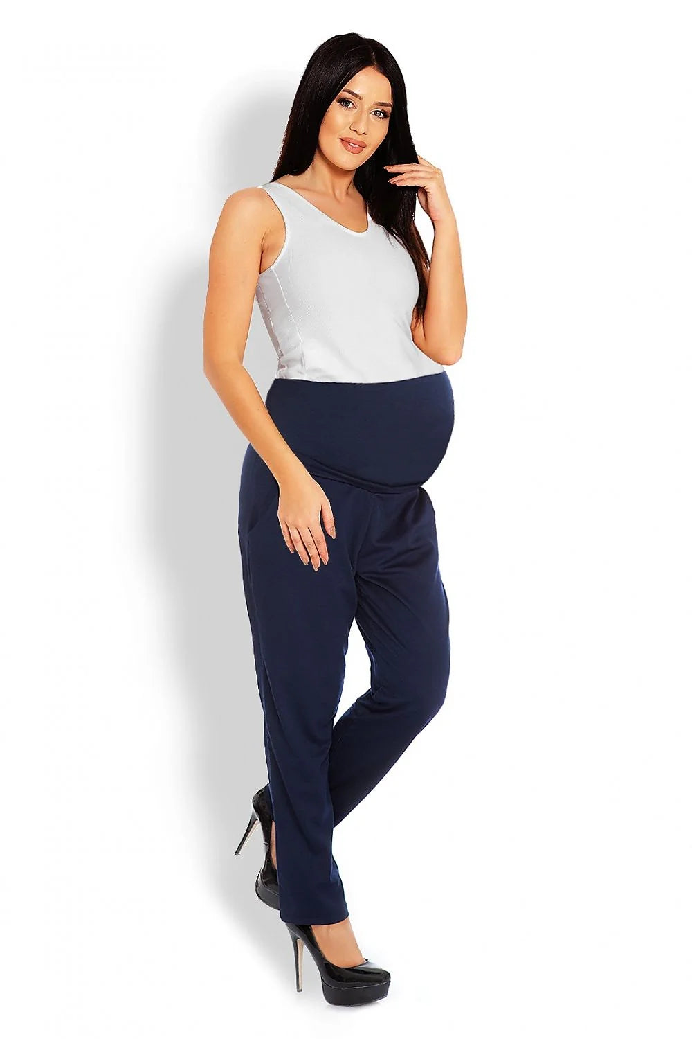 Pantalon de maternité en coton jersey gris ample et confortable pour futures mamans élégantes et détendues