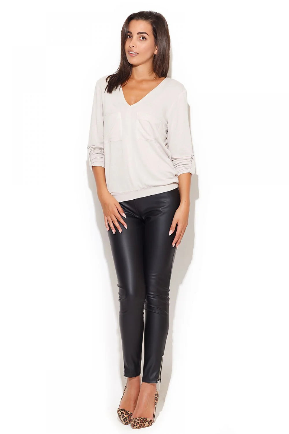Pantalon en cuir noir pour femme moderne, style élégant, urbain, chic, sorties sophistiquées, soirées