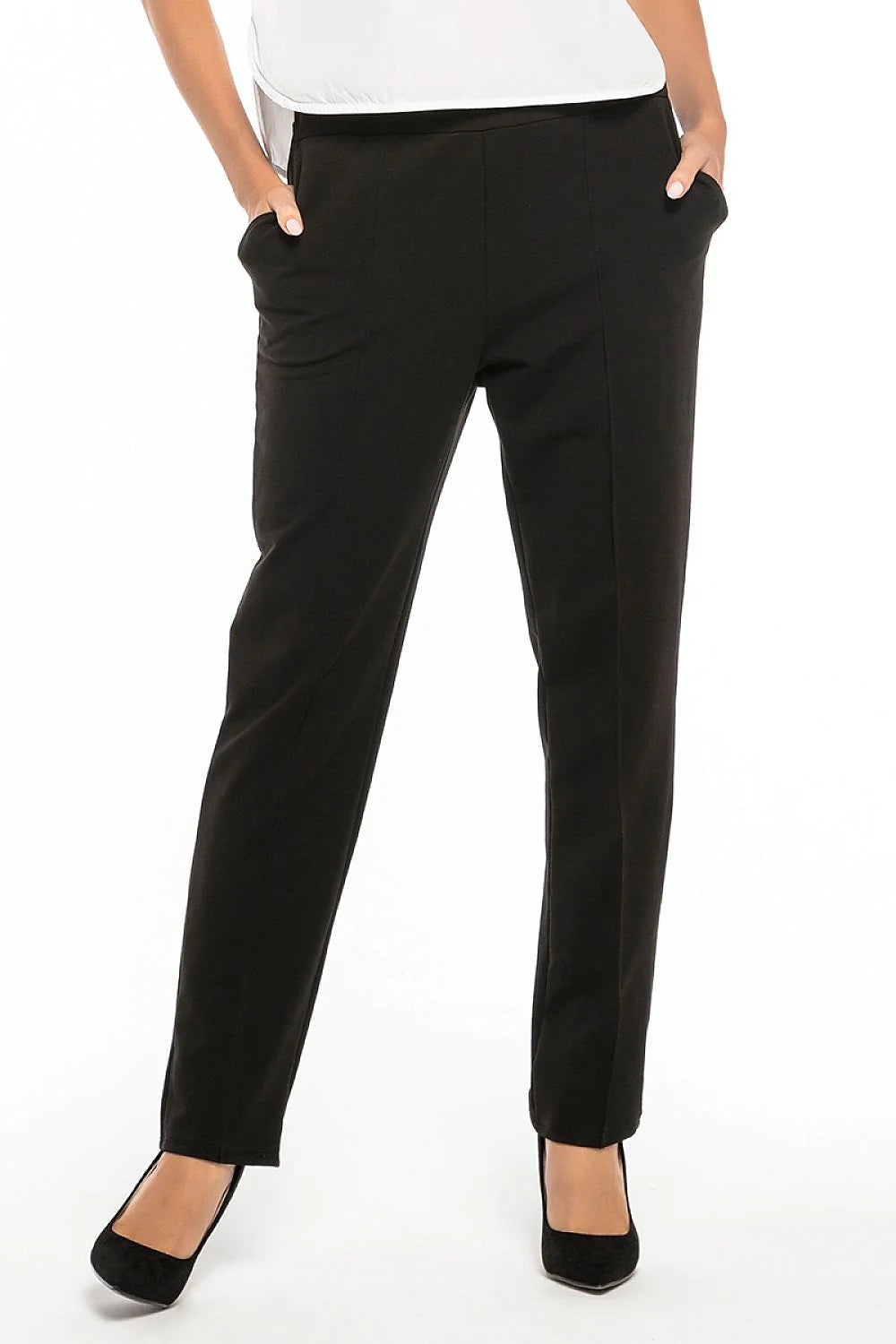 Pantalon femme bleu élégant en tissu lisse avec poches latérales, idéal pour bureau chic