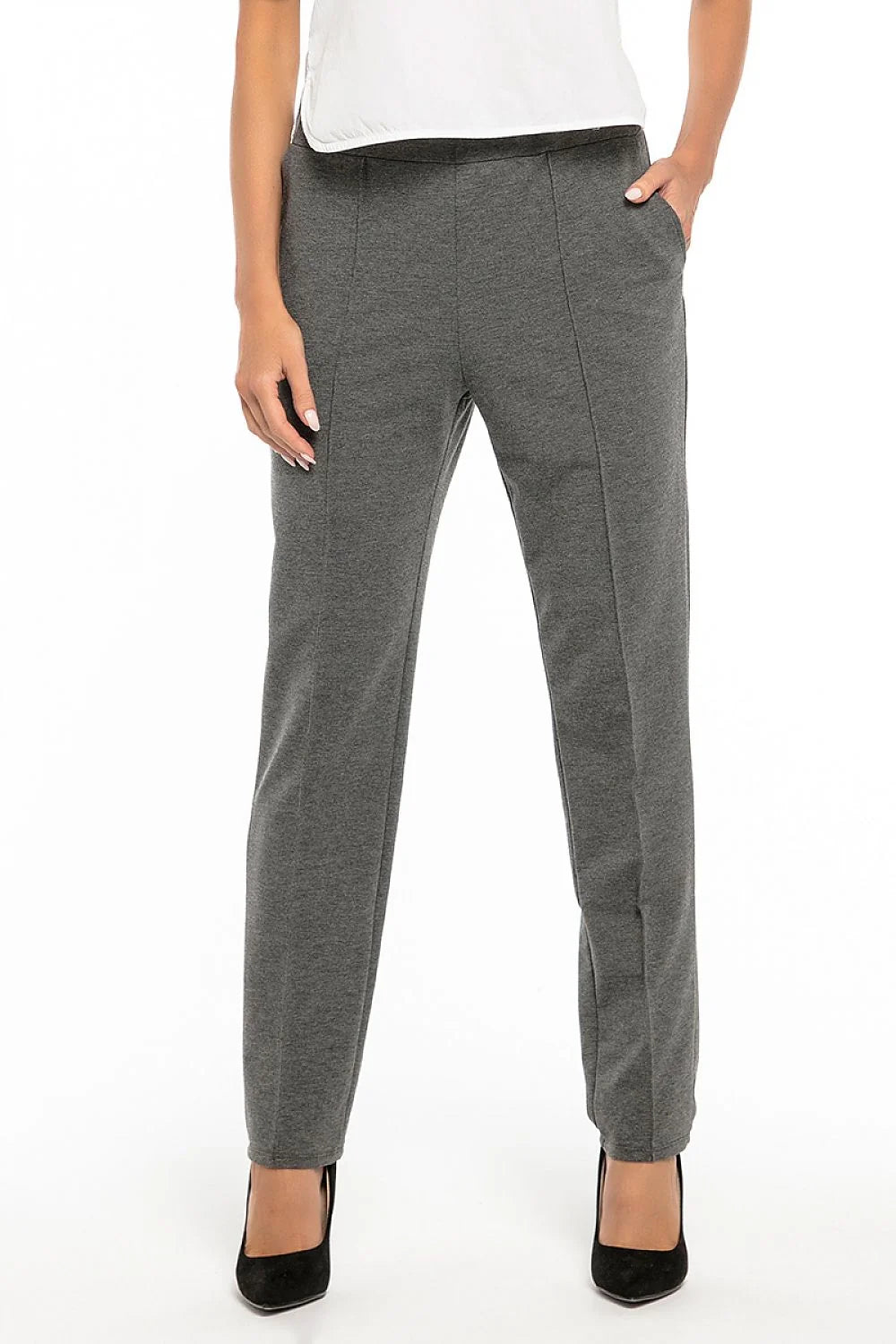 Pantalon femme bleu élégant en tissu lisse avec poches latérales, idéal pour bureau chic