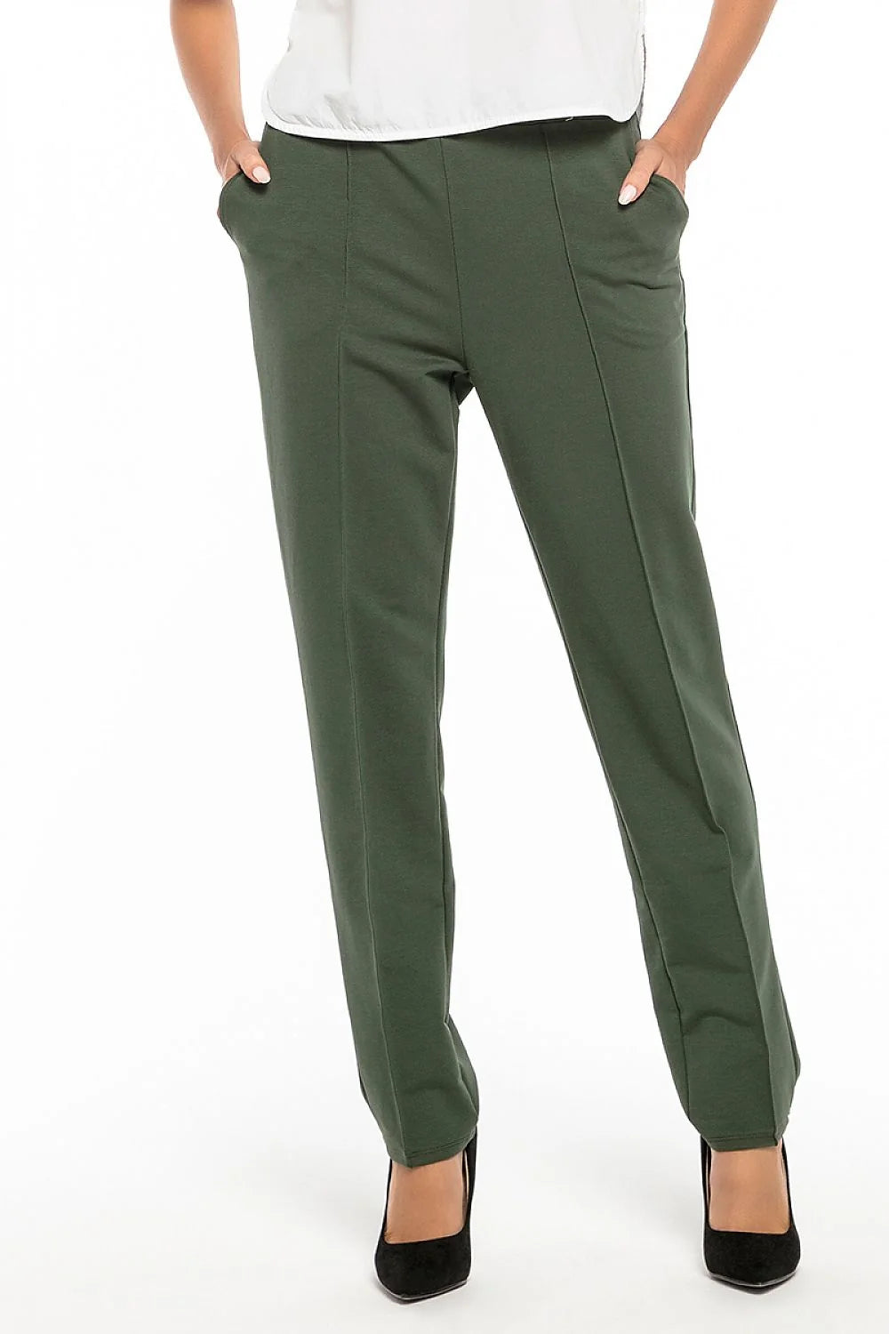 Pantalon femme bleu élégant en tissu lisse avec poches latérales, idéal pour bureau chic