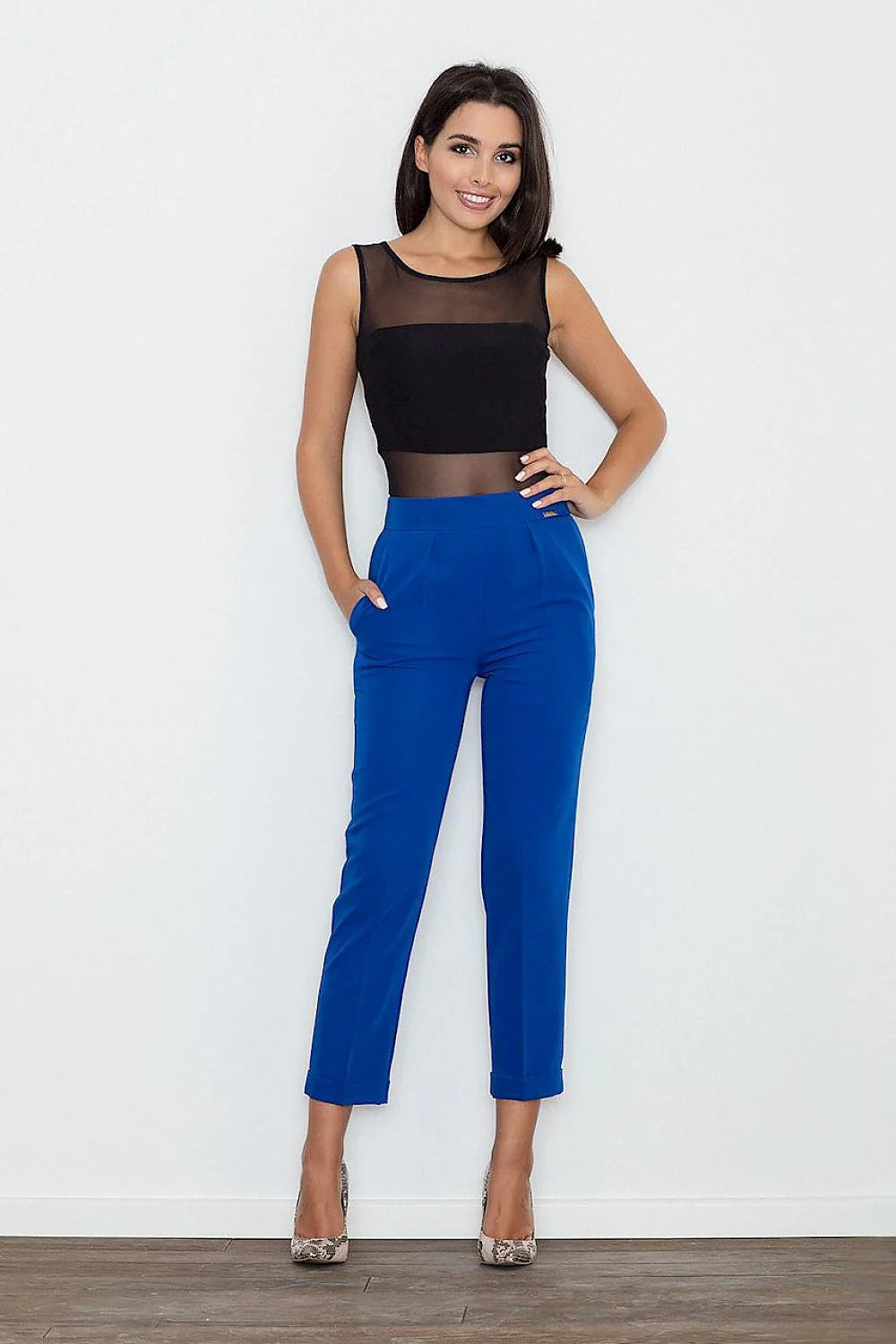 Pantalon femme en coton élégant et confortable pour bureau ou soirée mode intemporelle
