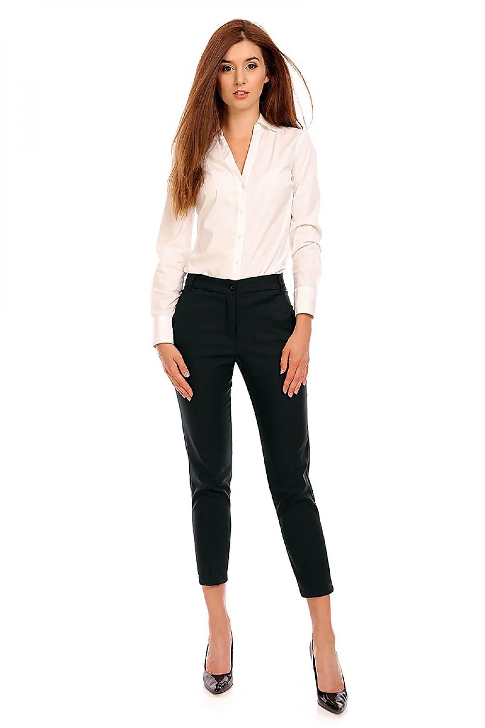 Pantalon femme en tissu lisse élégant pour look professionnel et sorties entre amis stylées