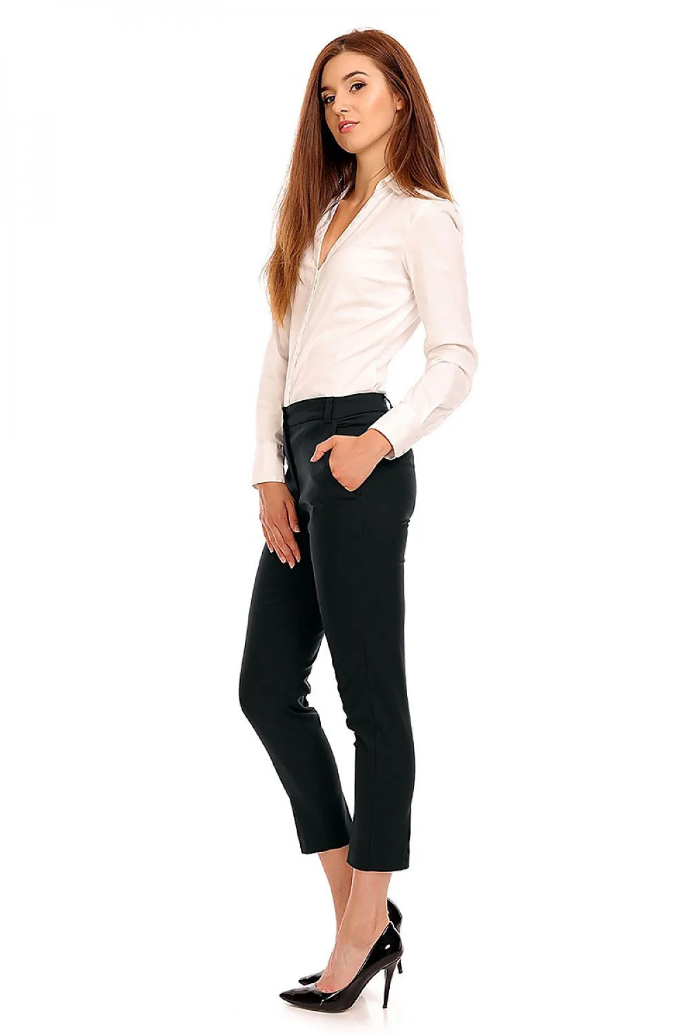 Pantalon femme en tissu lisse élégant pour look professionnel et sorties entre amis stylées
