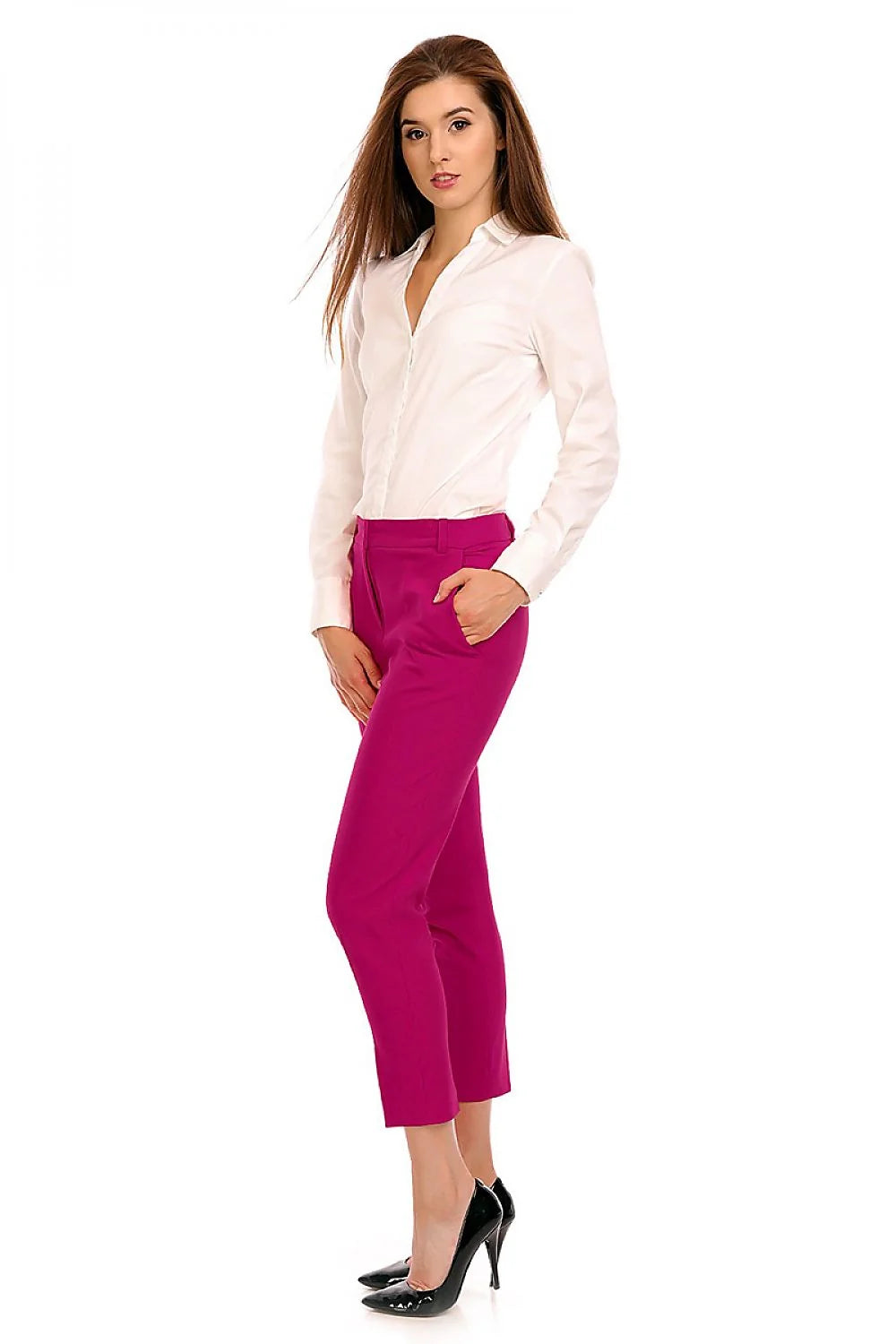 Pantalon femme en tissu lisse élégant pour look professionnel et sorties entre amis stylées