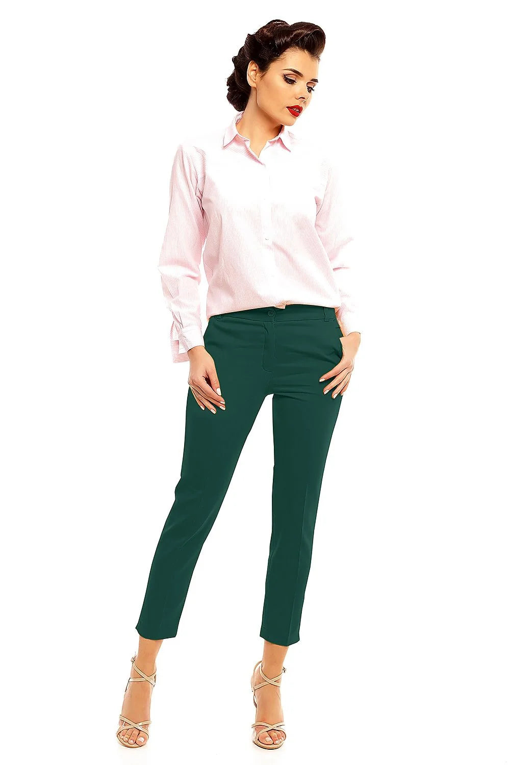 Pantalon femme en tissu lisse élégant pour look professionnel et sorties entre amis stylées