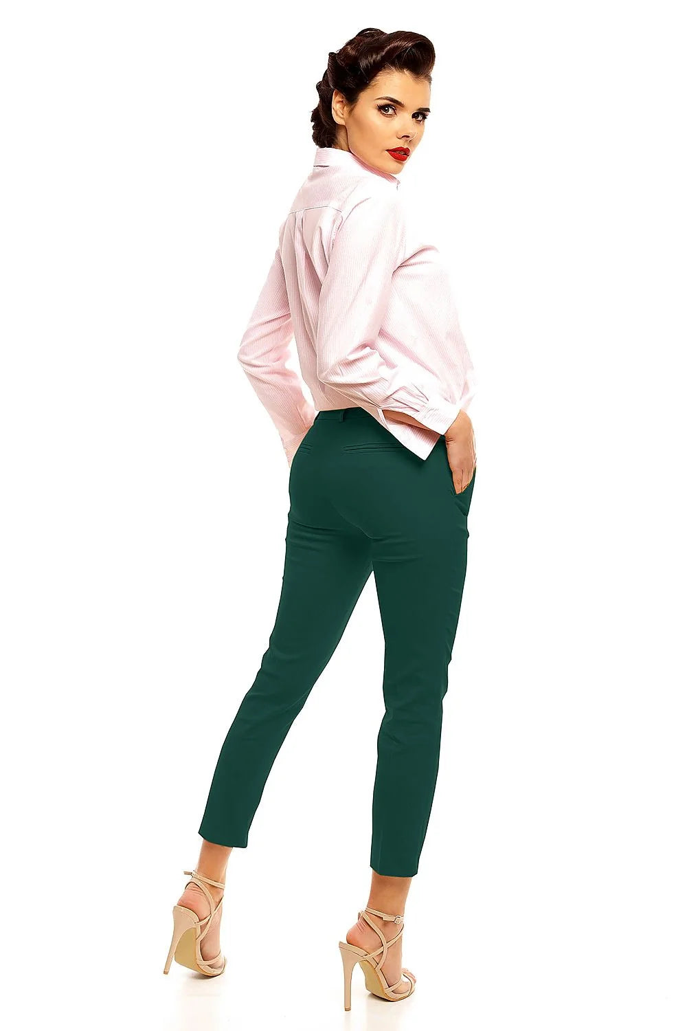 Pantalon femme en tissu lisse élégant pour look professionnel et sorties entre amis stylées