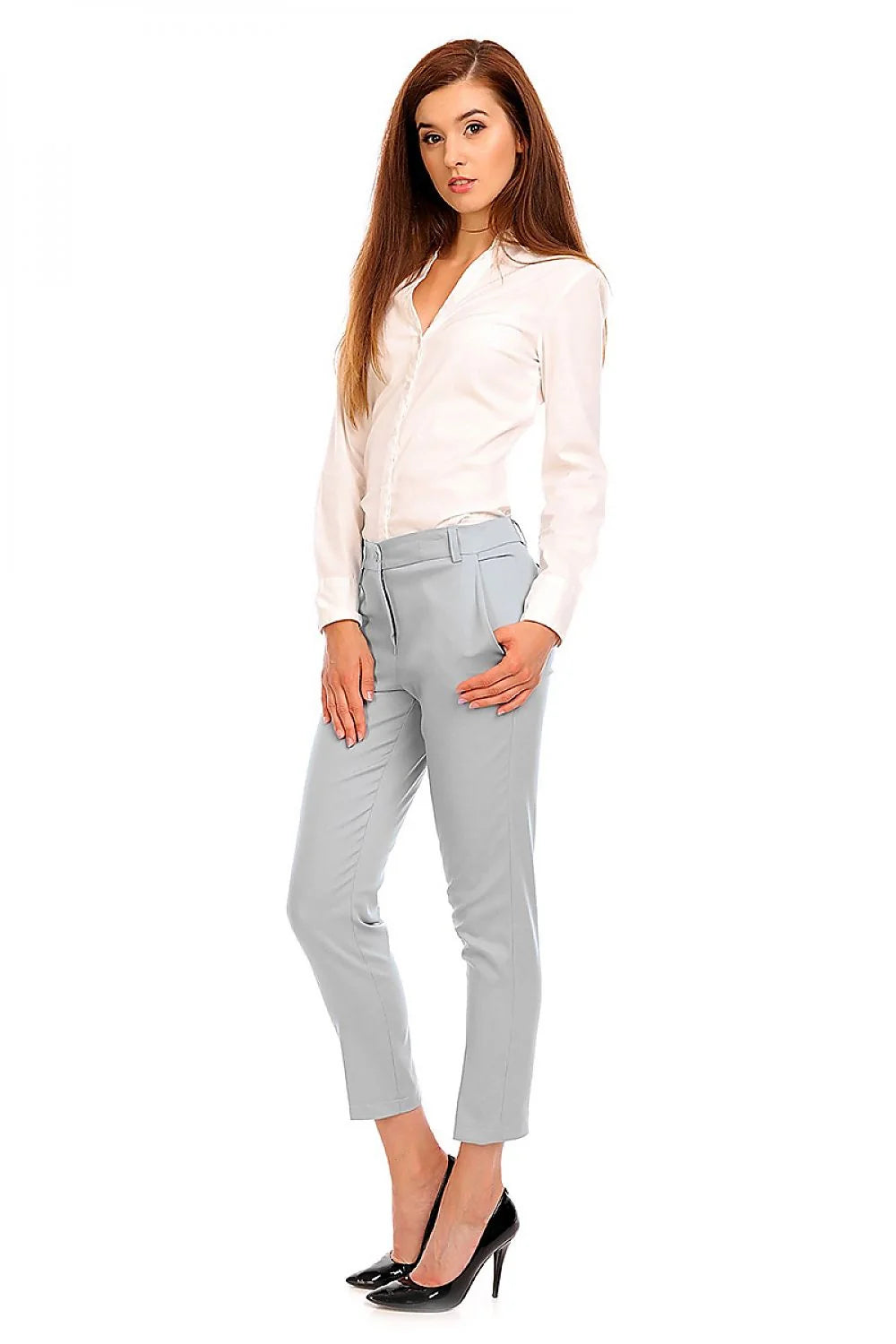 Pantalon femme en tissu lisse élégant pour look professionnel et sorties entre amis stylées