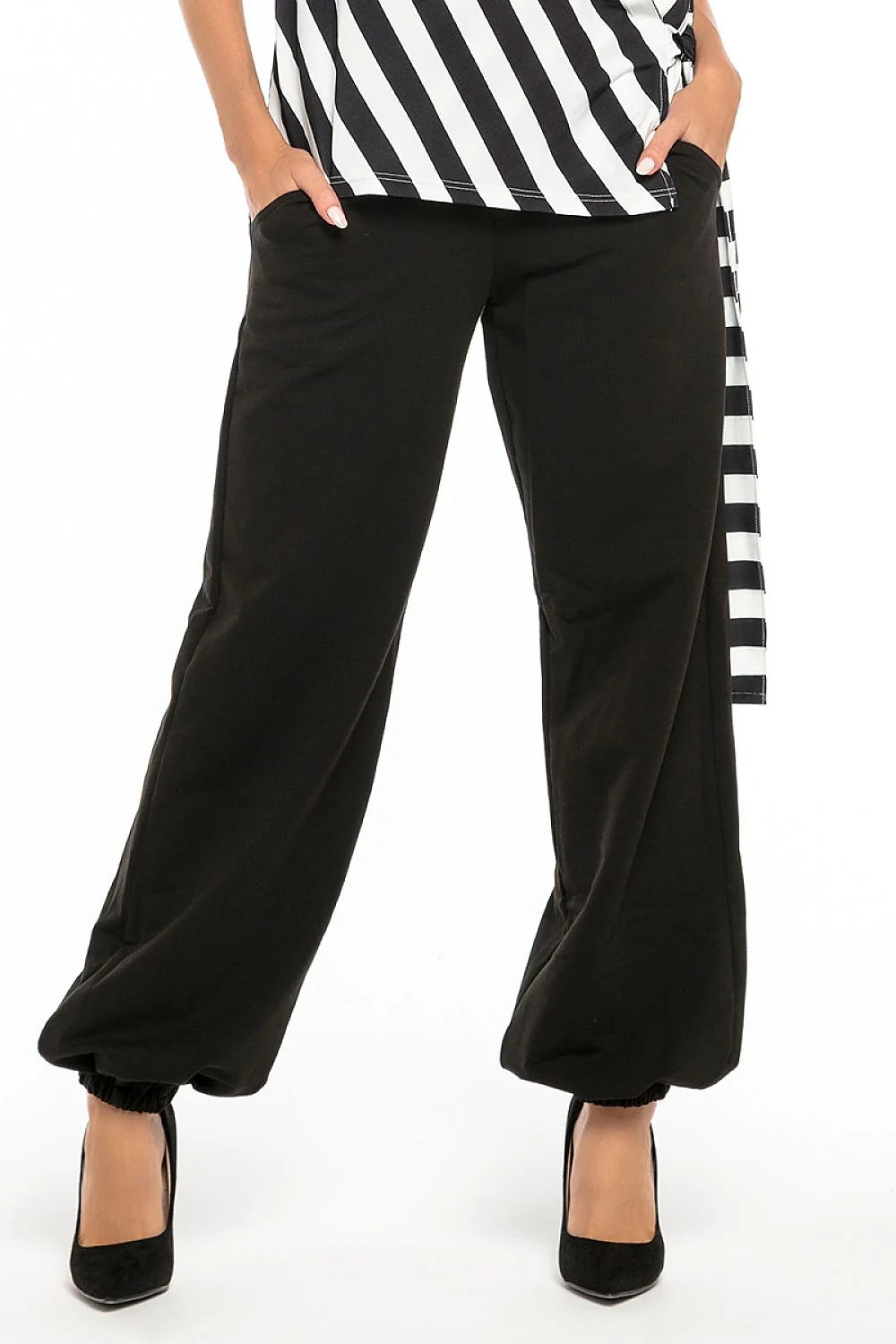 Pantalon femme en tricot de coton noir, coupe Alladin élégante pour occasions variées et confort