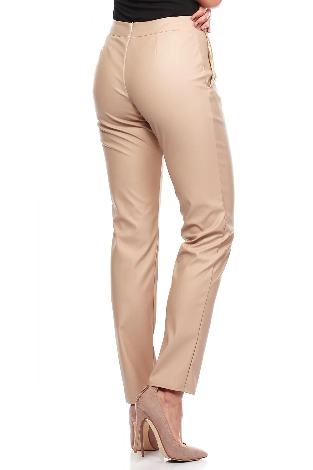 Pantalon femme similicuir beige moderne élégant coupe ajustée taille haute look chic tendance