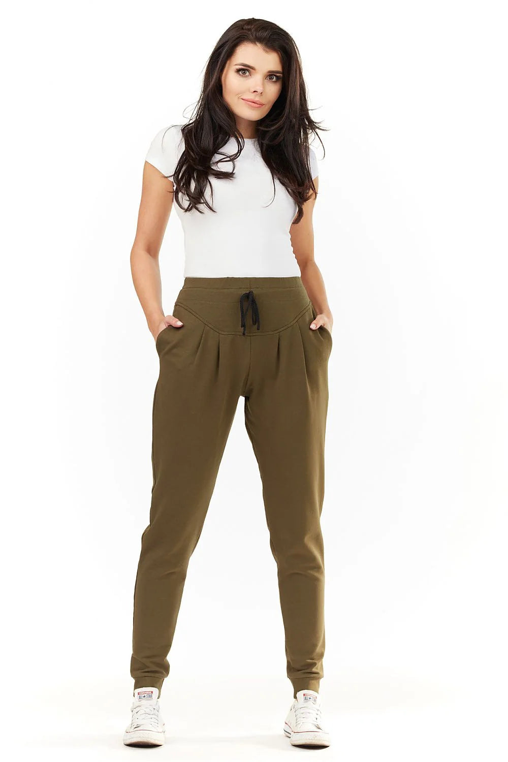 Pantalon survêtement kaki matière fluide coupe fuselée confort style décontracté détente maison casual