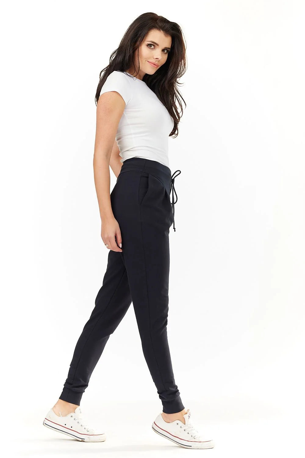 Pantalon survêtement kaki matière fluide coupe fuselée confort style décontracté détente maison casual