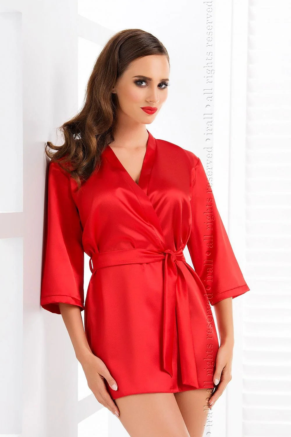 Peignoir satin italien élégant manches 3/4 ceinture ajustable luxe confort femmes sophistiquées quotidien