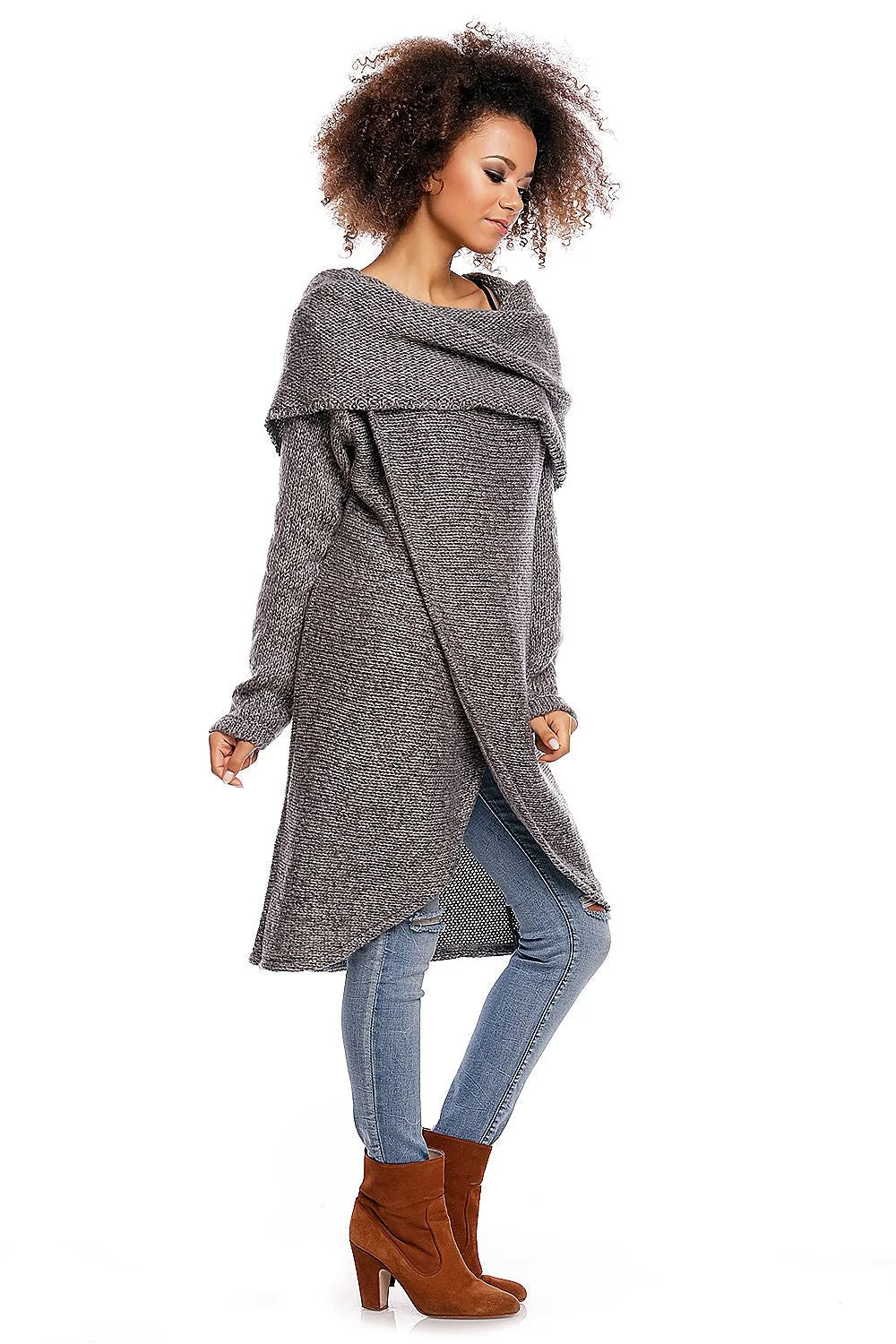 Pull long en maille grise chinée avec col tombant confortable pour style casual décontracté féminin