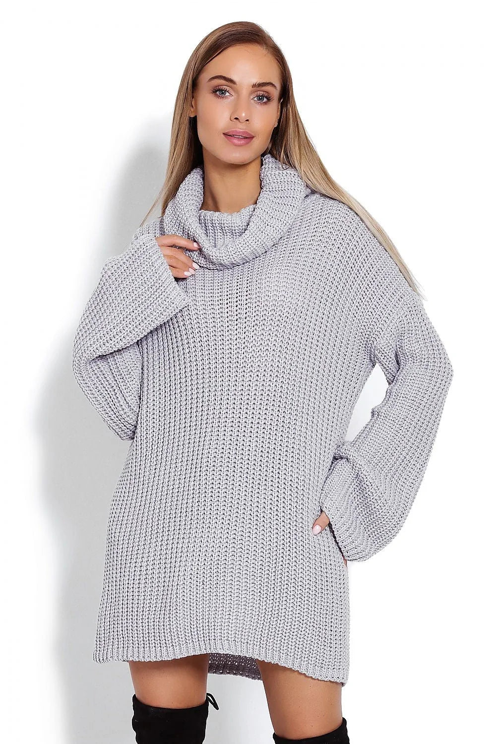 Pull maille bleu marine oversize col roulé confortable pour un style décontracté hivernal femme