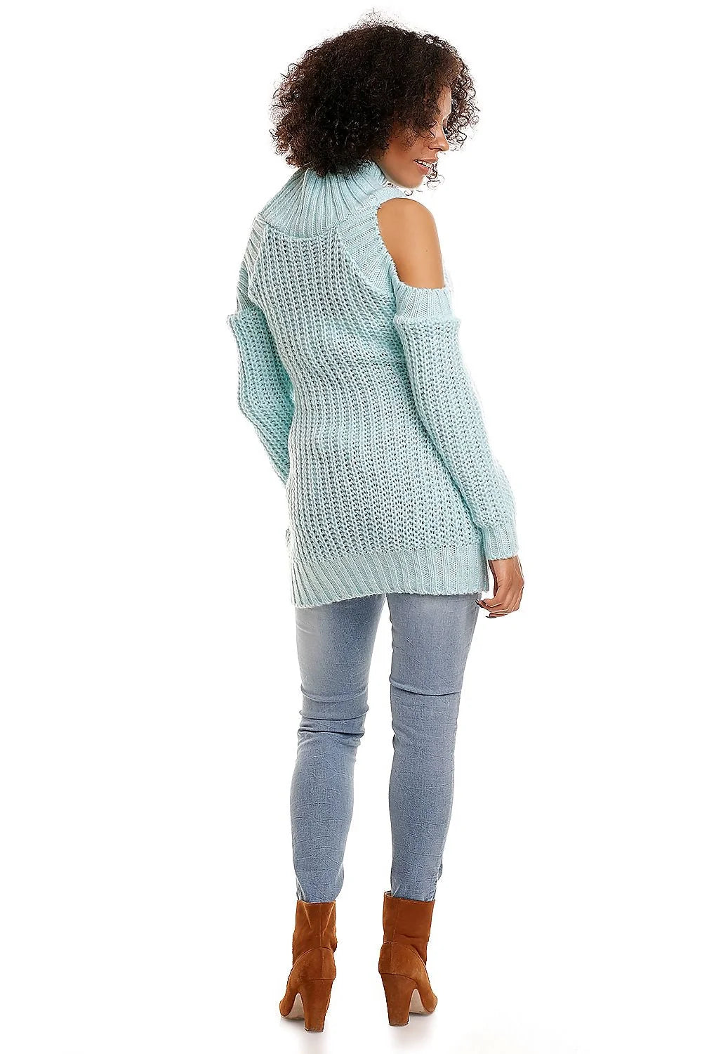 Pull tricot bleu clair épaules dénudées col roulé confortable mode maternité tendance hiver casual