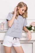 Pyjama en coton Aruelle élégant et confortable pour femmes style royal blanc et gris