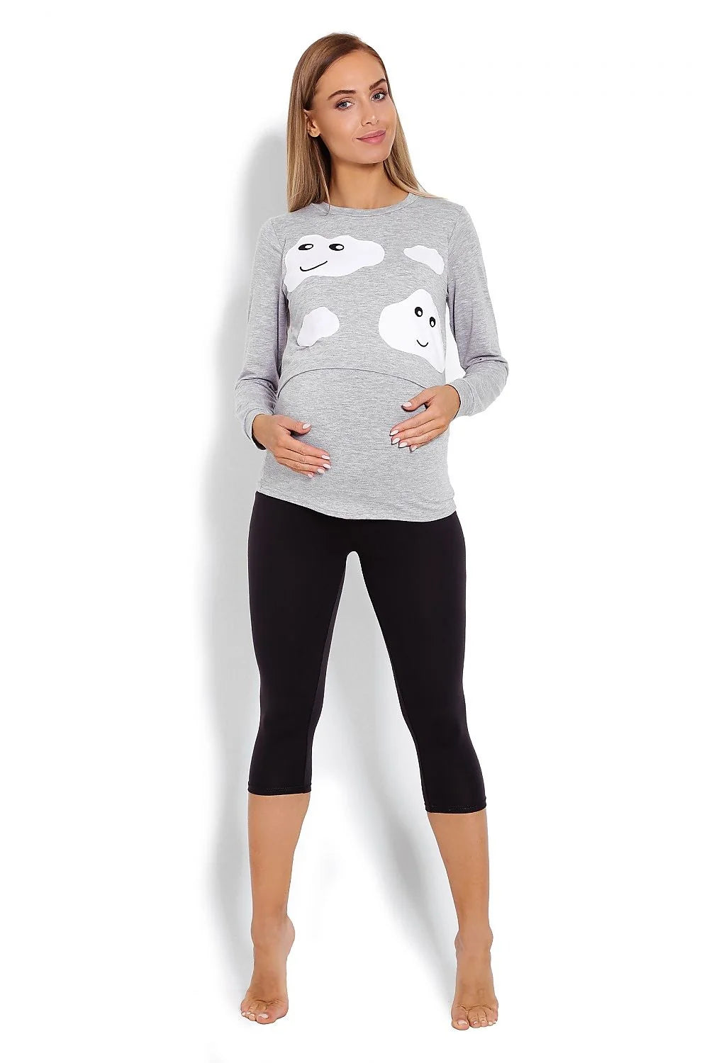 Pyjama maternité coton confort design ludique imprimé nuages manches longues pour futures mamans élégantes
