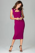 Robe ajustée violette élégante en tissu extensible avec découpe col pour look moderne et chic