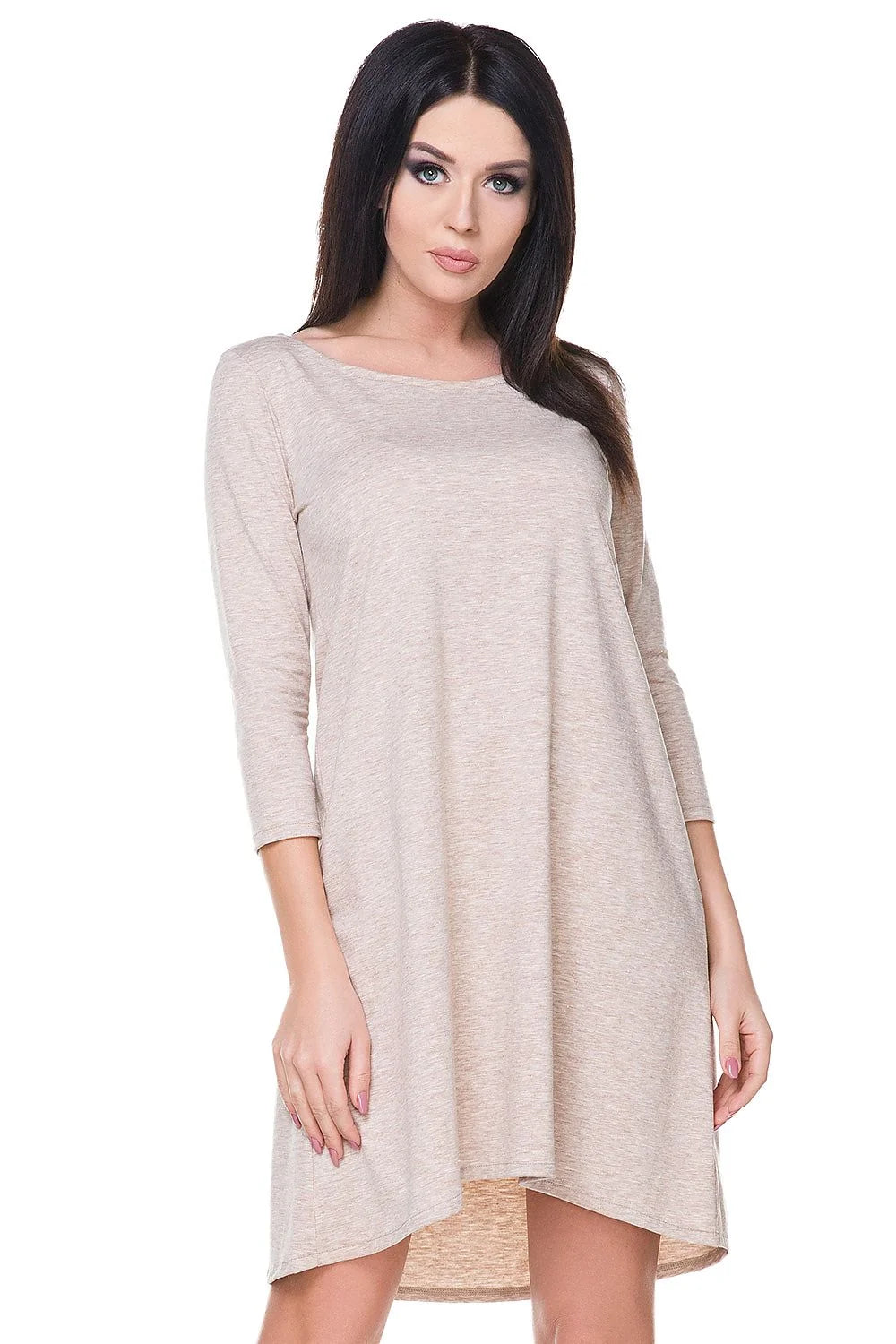 Robe ample en coton style minimaliste beige clair pour un look décontracté et confortable quotidien