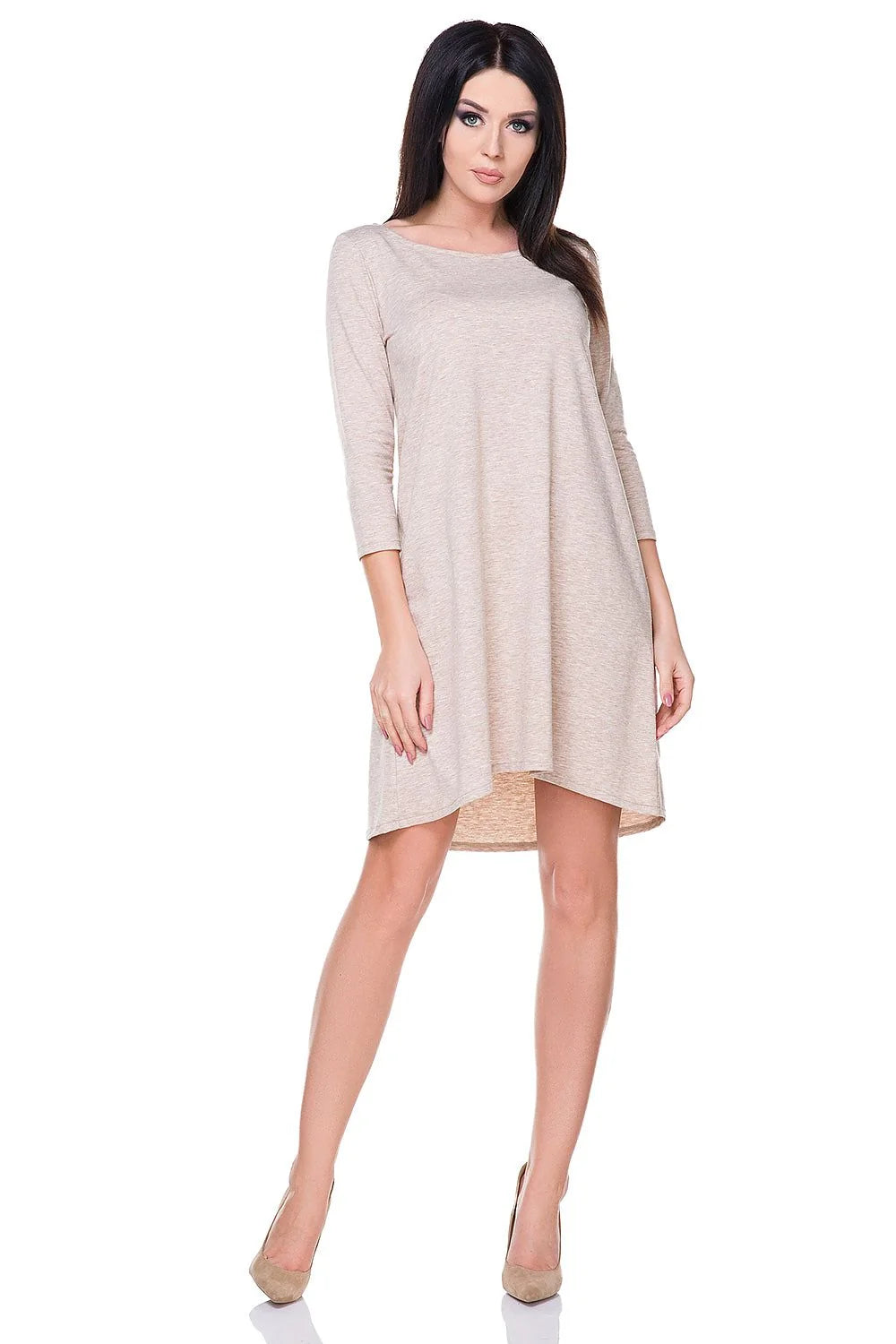Robe ample en coton style minimaliste beige clair pour un look décontracté et confortable quotidien