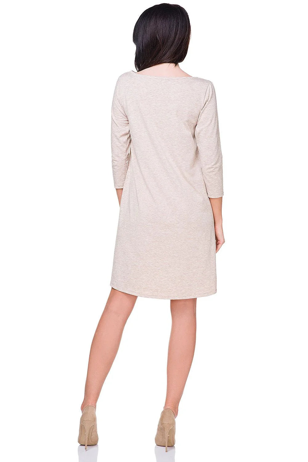 Robe ample en coton style minimaliste beige clair pour un look décontracté et confortable quotidien
