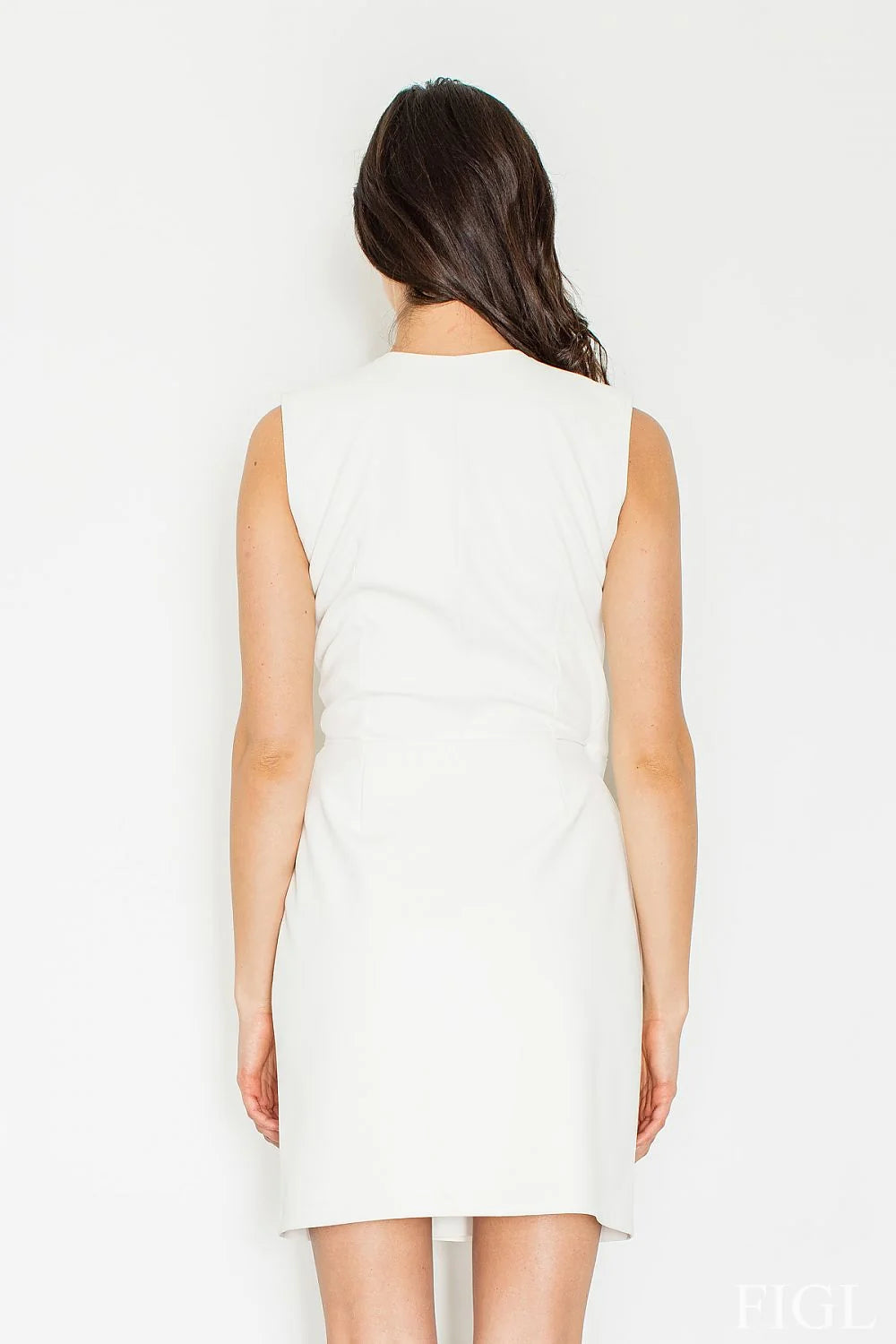 Robe blanche élégante coton classique chic ajustée soirée femmes silhouettes raffinées occasions spéciales