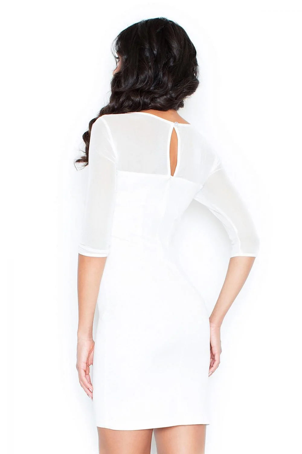 Robe blanche Figl en maille transparente chic ajustée manches trois-quarts élégante pour soirées sophistiquées