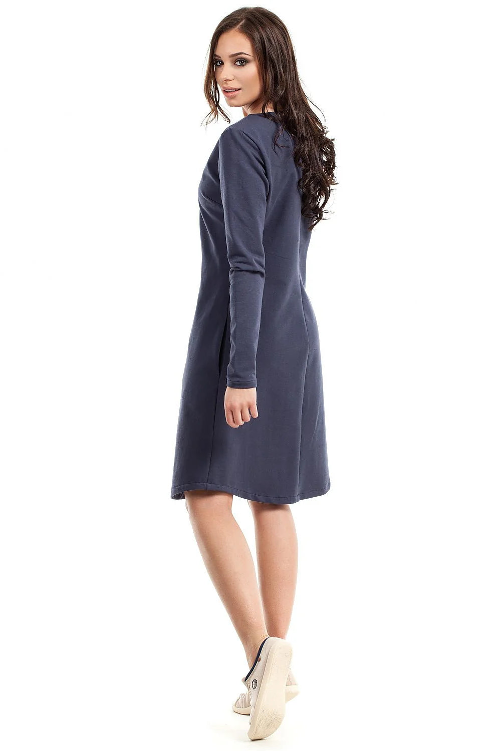 Robe bleu marine coton décontractée élégante manches longues confortable pour femmes modernes style quotidien